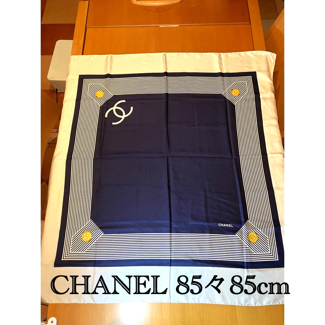 CHANEL(シャネル)のsimba様専用シャネル❤️スカーフ　ココマーク　ネイビー×ホワイト レディースのファッション小物(バンダナ/スカーフ)の商品写真