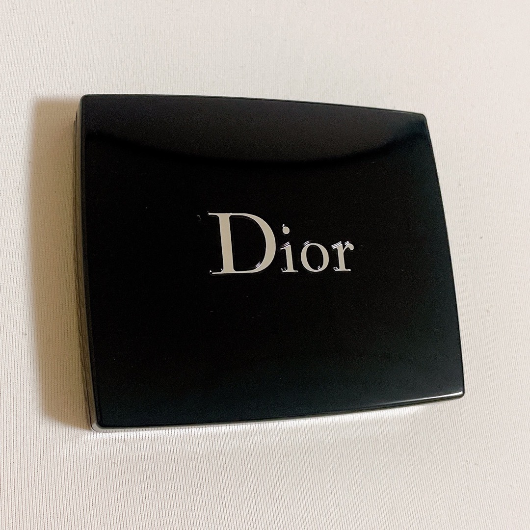 Dior サンククルール 689ミッツァ