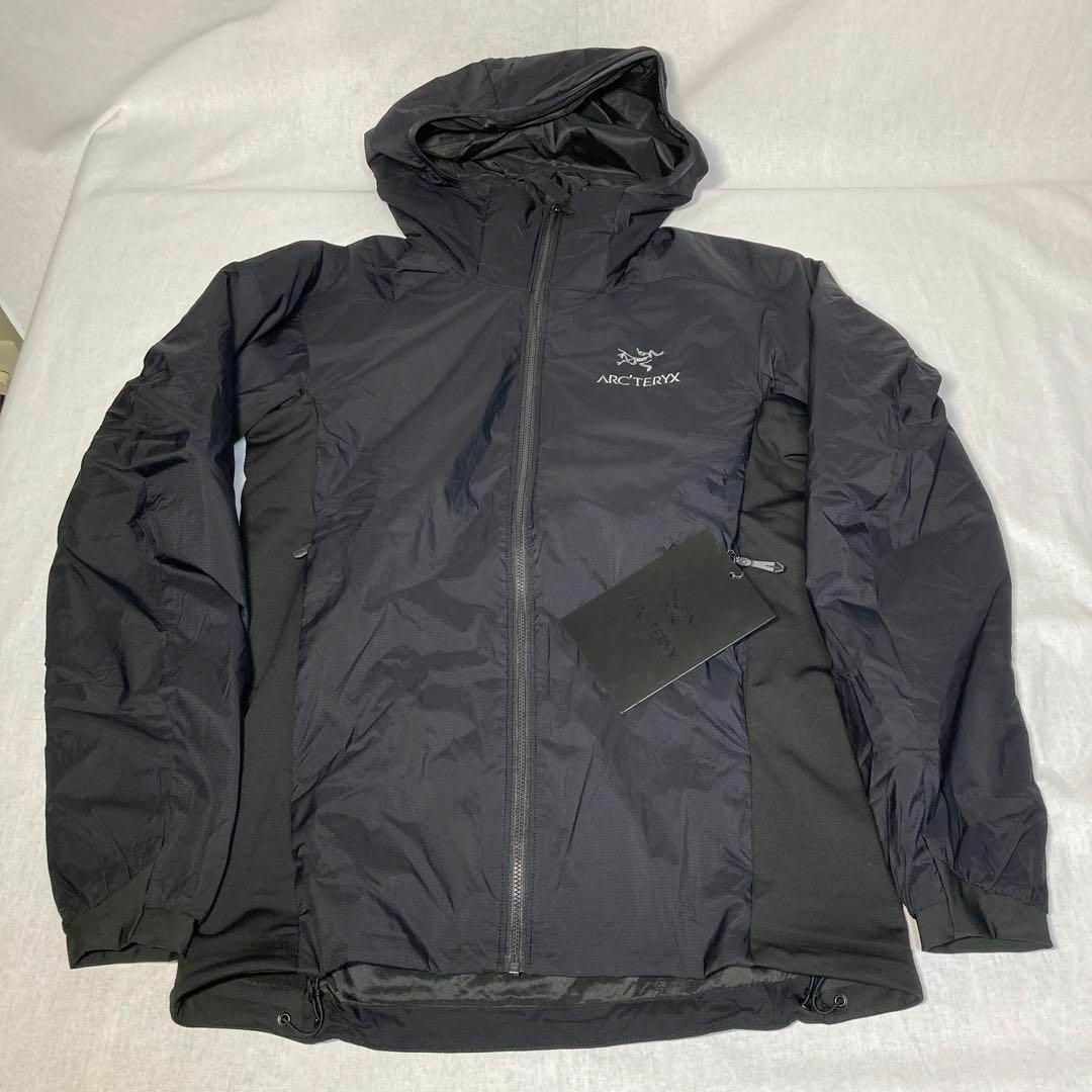 ARC'TERYX(アークテリクス)の新品 アークテリクス アトム フーディ メンズ ブラック XSサイズ 2023 メンズのジャケット/アウター(マウンテンパーカー)の商品写真