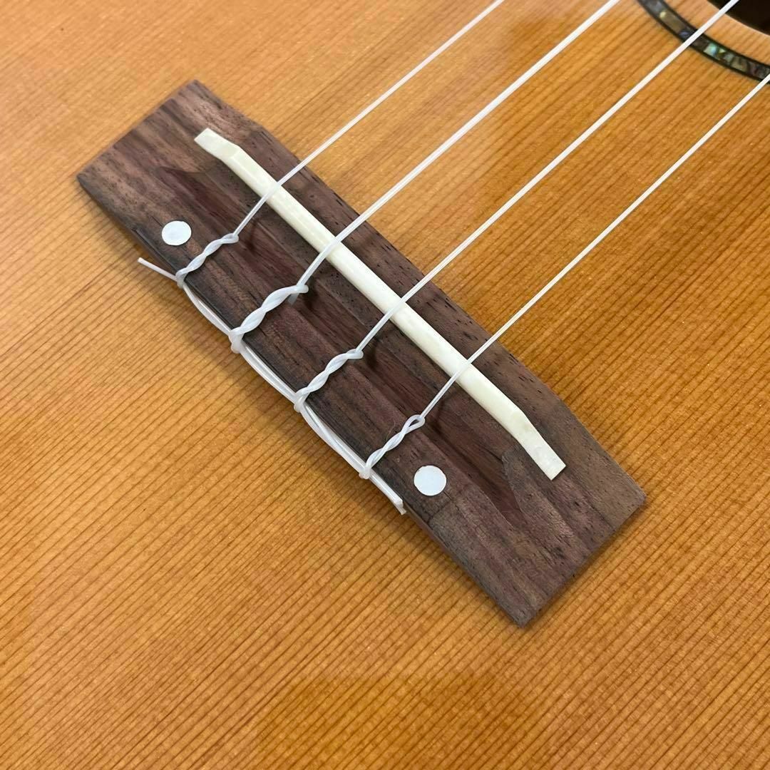 【Smijer ukulele】シダー材(杉)単板のエレキ・テナーウクレレ