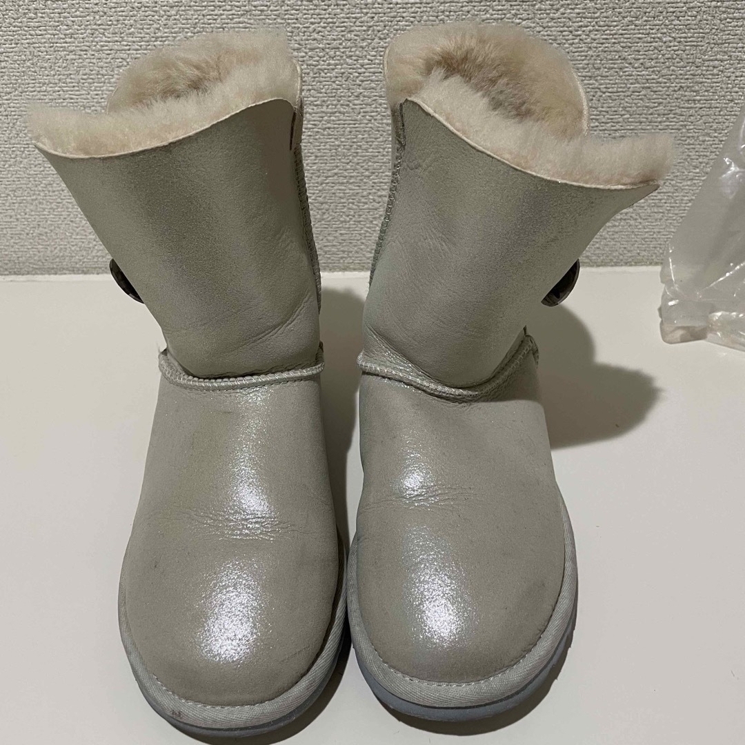 UGG - UGG ムートンブーツ ベイリーボタン 22cmの通販 by mint's shop ...