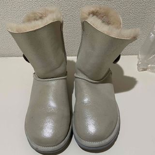 アグ(UGG)のUGG ムートンブーツ　ベイリーボタン　22cm(ブーツ)