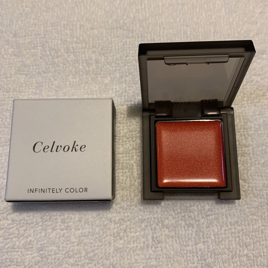 Celvoke(セルヴォーク)のCelvoke 未使用 セルヴォーク 限定色　インフィニトリーカラー EX13  コスメ/美容のベースメイク/化粧品(アイシャドウ)の商品写真