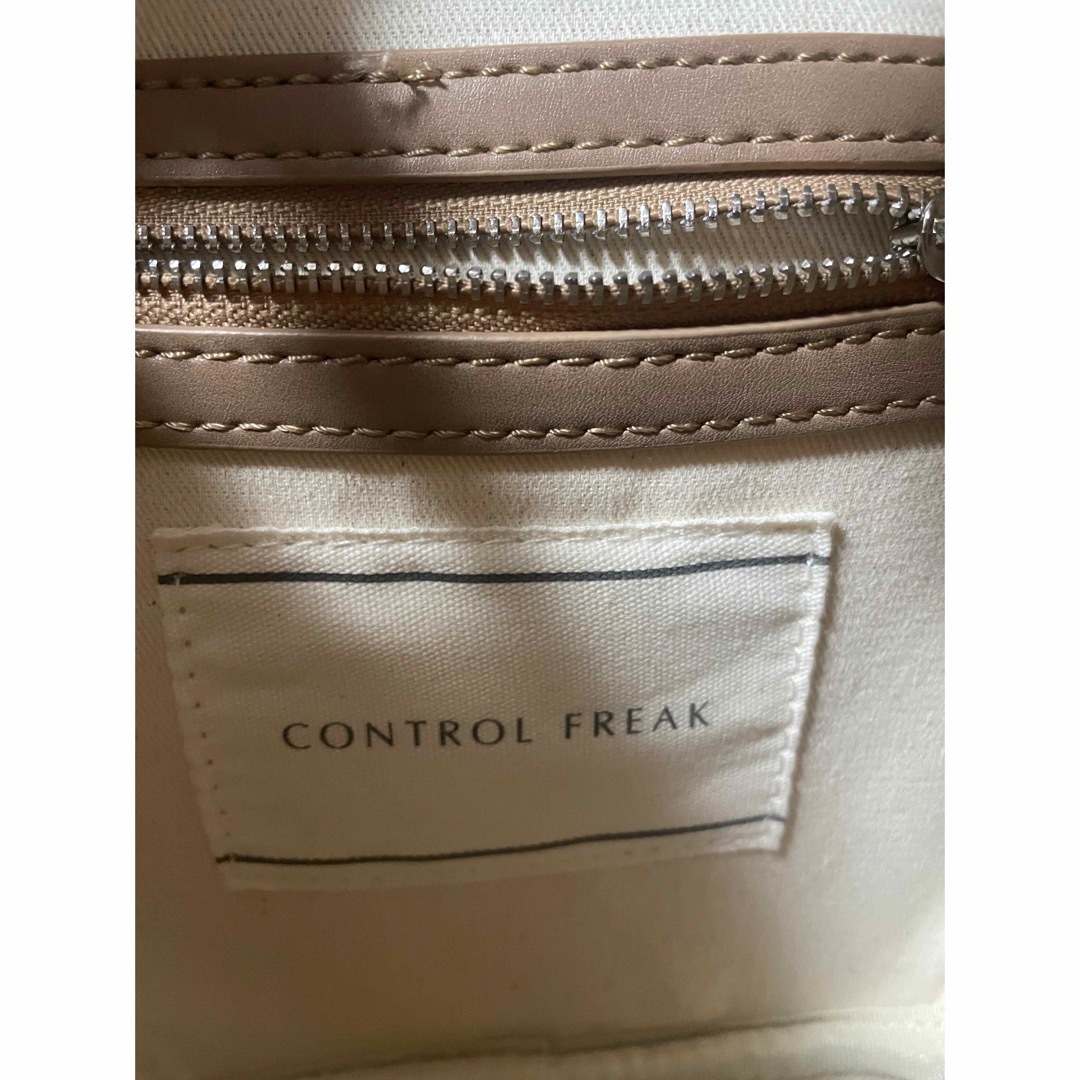 CONTROL FREAK(コントロールフリーク)のCONTROL FREAK  BEAMS ビームス　ショルダーバッグ レディースのバッグ(ショルダーバッグ)の商品写真