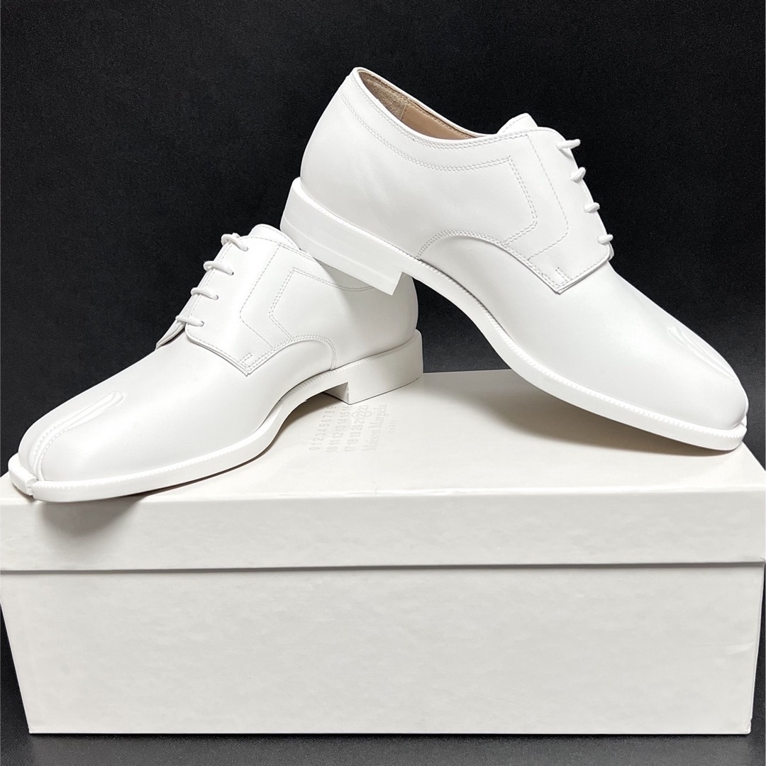 Maison Martin Margiela(マルタンマルジェラ)の40 新品 メゾンマルジェラ タビ レースアップ シューズ Tabi 白 メンズ メンズの靴/シューズ(ドレス/ビジネス)の商品写真