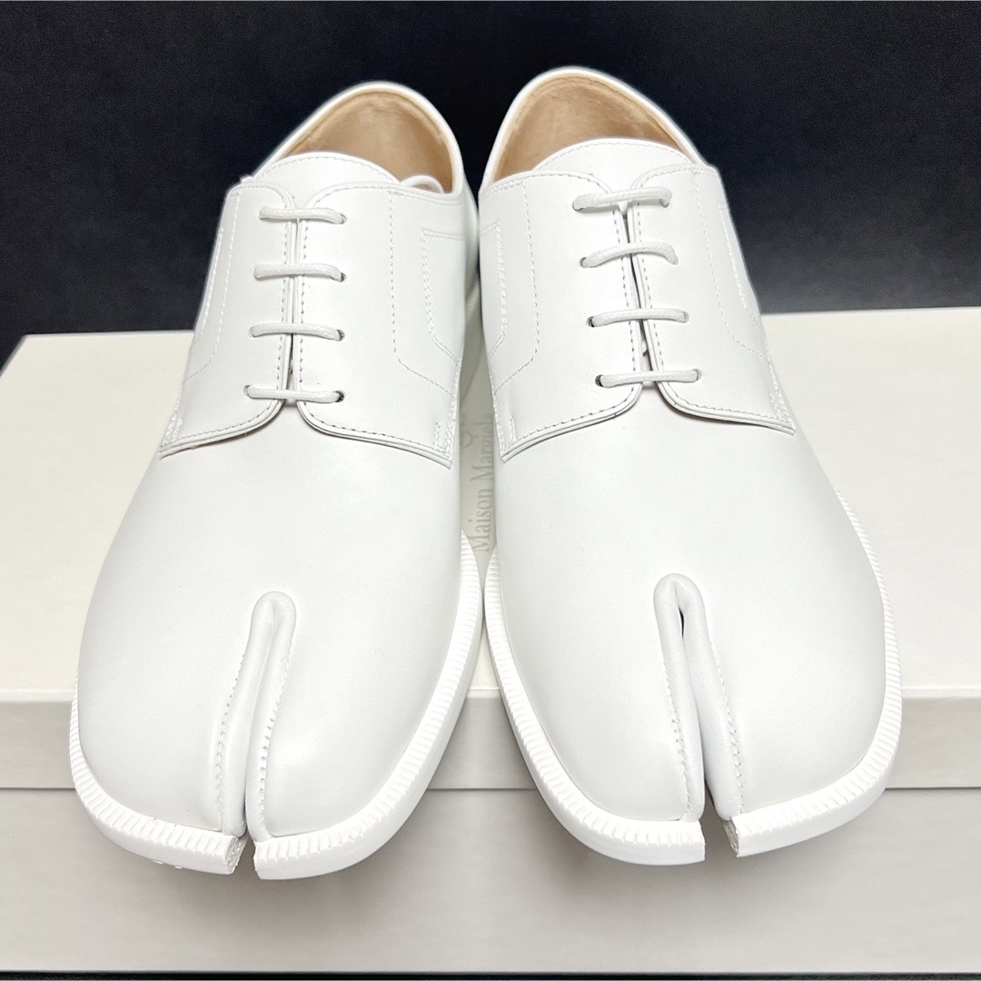 Maison Martin Margiela(マルタンマルジェラ)の40 新品 メゾンマルジェラ タビ レースアップ シューズ Tabi 白 メンズ メンズの靴/シューズ(ドレス/ビジネス)の商品写真