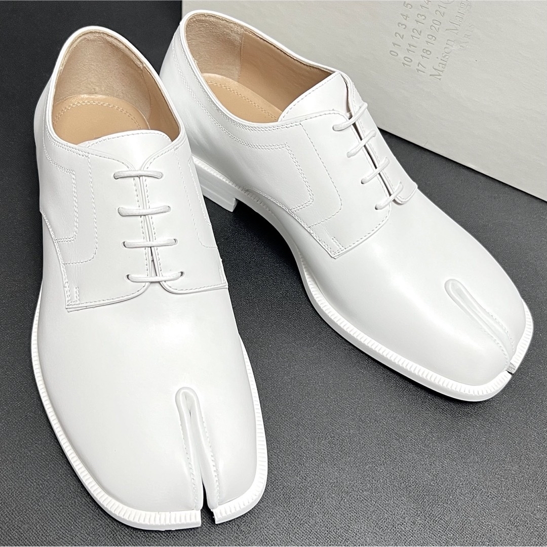 Maison Martin Margiela(マルタンマルジェラ)の40 新品 メゾンマルジェラ タビ レースアップ シューズ Tabi 白 メンズ メンズの靴/シューズ(ドレス/ビジネス)の商品写真