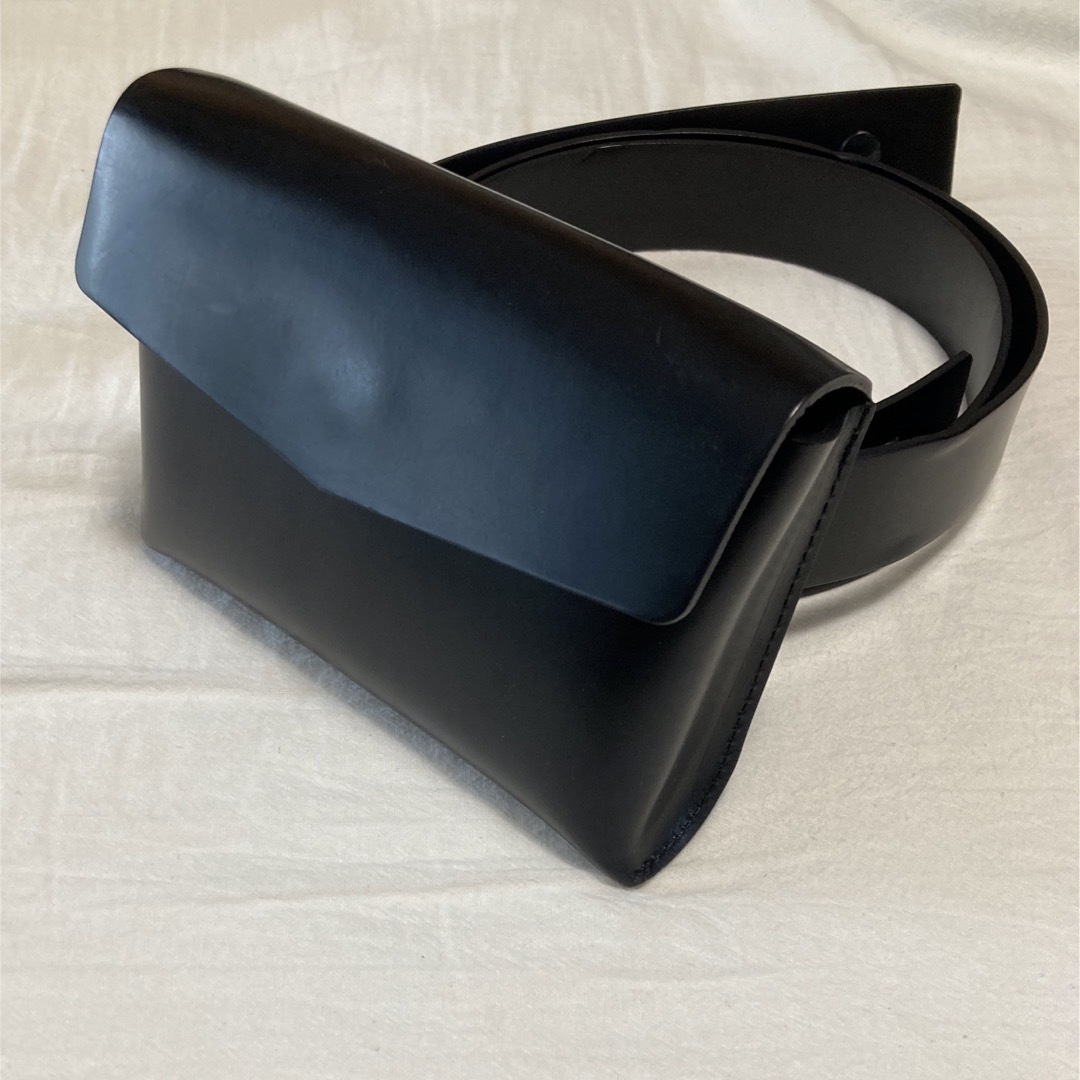 IIROT(イロット)のIIROT⠀ Double belt waist bag_Black レディースのバッグ(ボディバッグ/ウエストポーチ)の商品写真