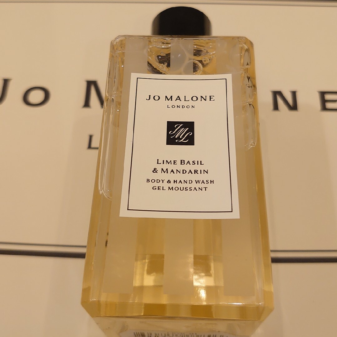 Jo Malone(ジョーマローン)のJo Malone 新品未使用 ライム バジル & マンダリン ボディ&ハンド コスメ/美容のボディケア(ボディソープ/石鹸)の商品写真