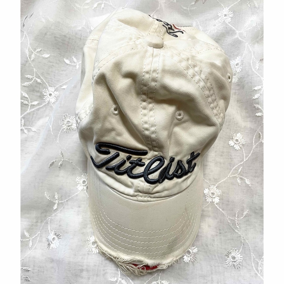 Fitleist TITANIUM キャップ帽子 ロゴ ホワイト デニム地 メンズの帽子(キャップ)の商品写真
