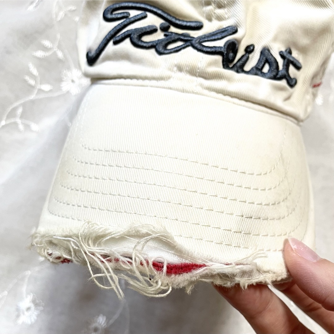 Fitleist TITANIUM キャップ帽子 ロゴ ホワイト デニム地 メンズの帽子(キャップ)の商品写真