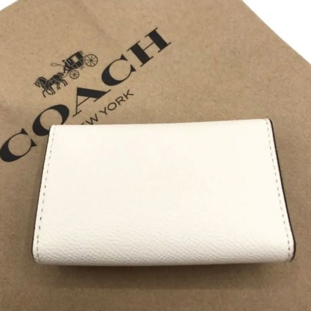 COACH(コーチ)のCOACH コーチ ファイブリングキーケース 白 ホワイト キーケース レディースのファッション小物(キーケース)の商品写真