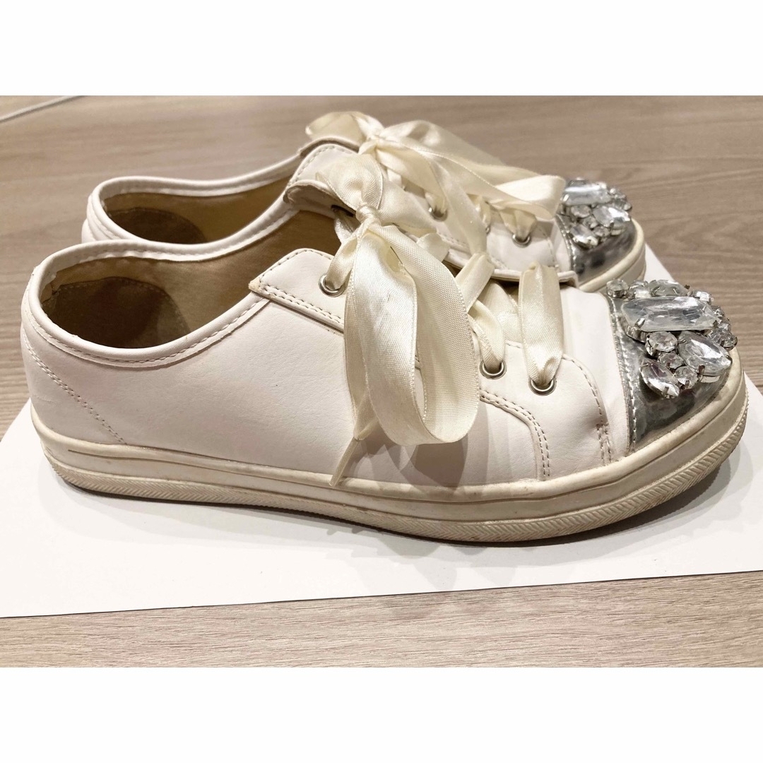 神戸レタス(コウベレタス)のMサイズ　ビジュースニーカー　白　KOBE LETTUCE 神戸レタス レディースの靴/シューズ(スニーカー)の商品写真