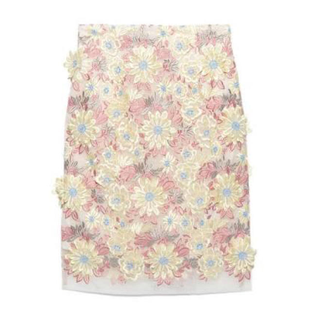 Lily Brown(リリーブラウン)のリリーブラウン♡ フラワーオーガンジータイトスカート レディースのスカート(ひざ丈スカート)の商品写真