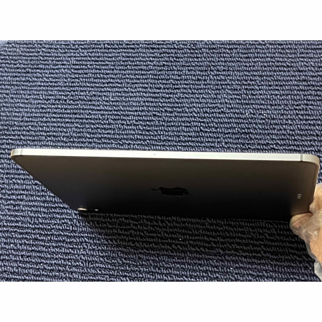 美品　ケース付き　iPad Pro 第1世代 cellular 64GB