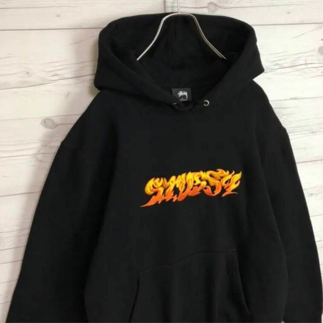 【即完売モデル】STUSSY 刺繍ロゴ ファイヤー 入手困難 希少 パーカー