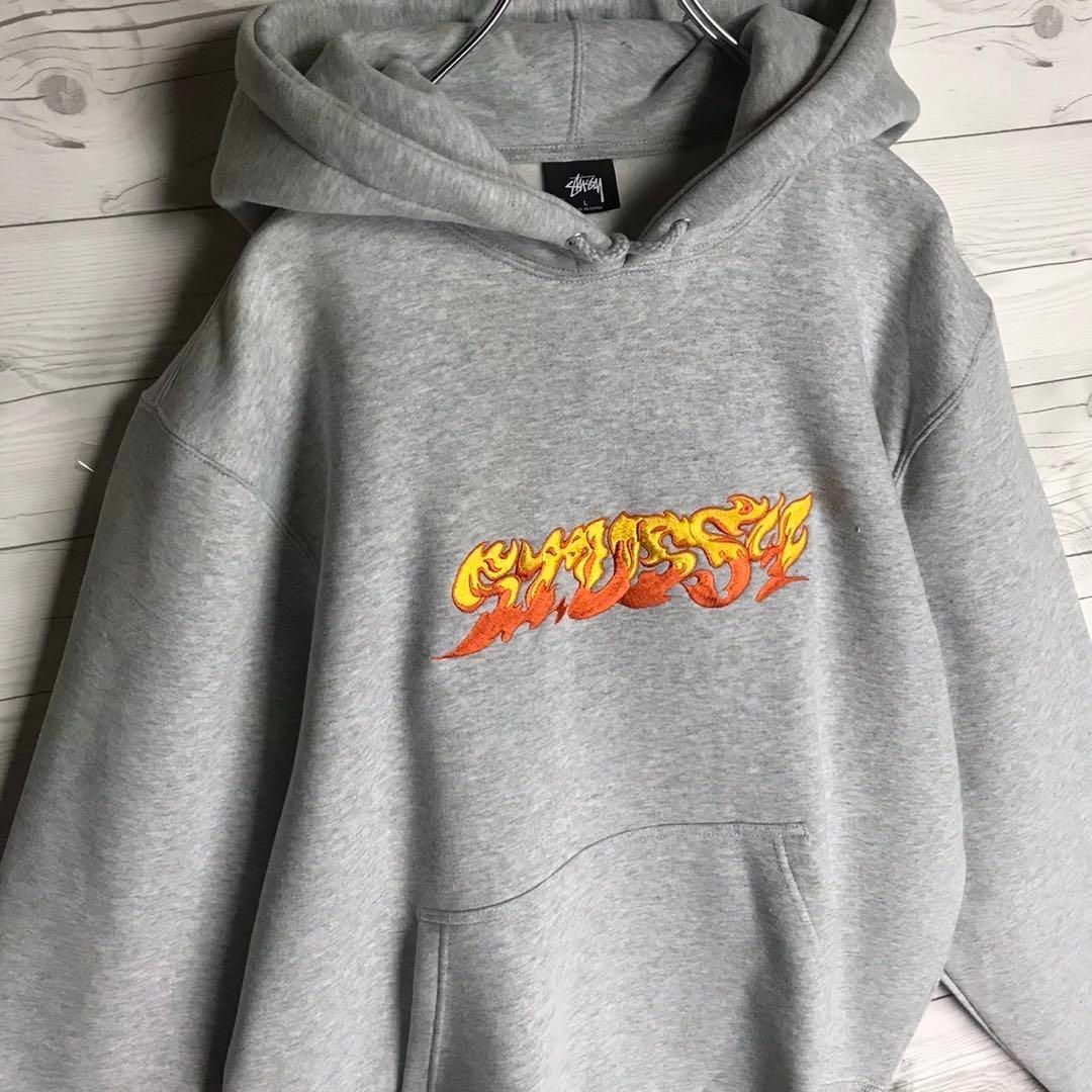 【超人気モデル】STUSSY 刺繍ロゴ ファイヤー 入手困難 即完売パーカー