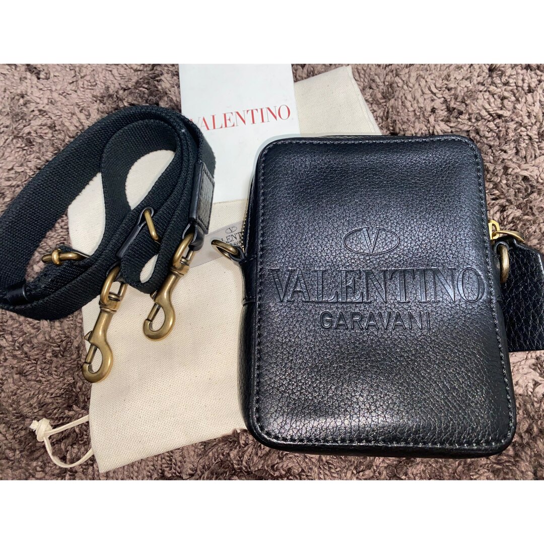 VALENTINO - VALENTINO クロスボディバッグ ブラックの通販 by ゆうた