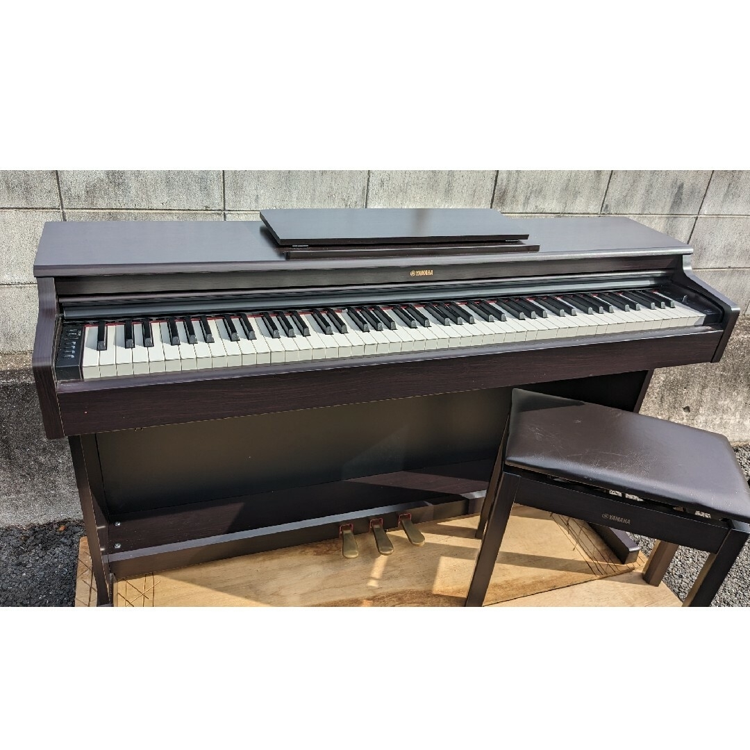 送料込み YAMAHA 電子ピアノ YDP-165R 2023年購入 ほぼ新品 - 鍵盤楽器