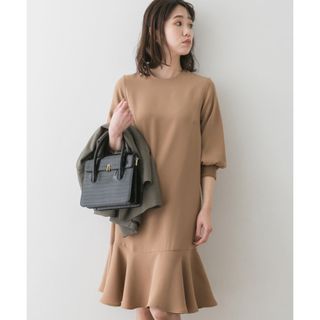 アーバンリサーチロッソ(URBAN RESEARCH ROSSO)の美品　アーバンリサーチロッソ　ジョーゼット裾フレア　ワンピース　ベージュ(ひざ丈ワンピース)