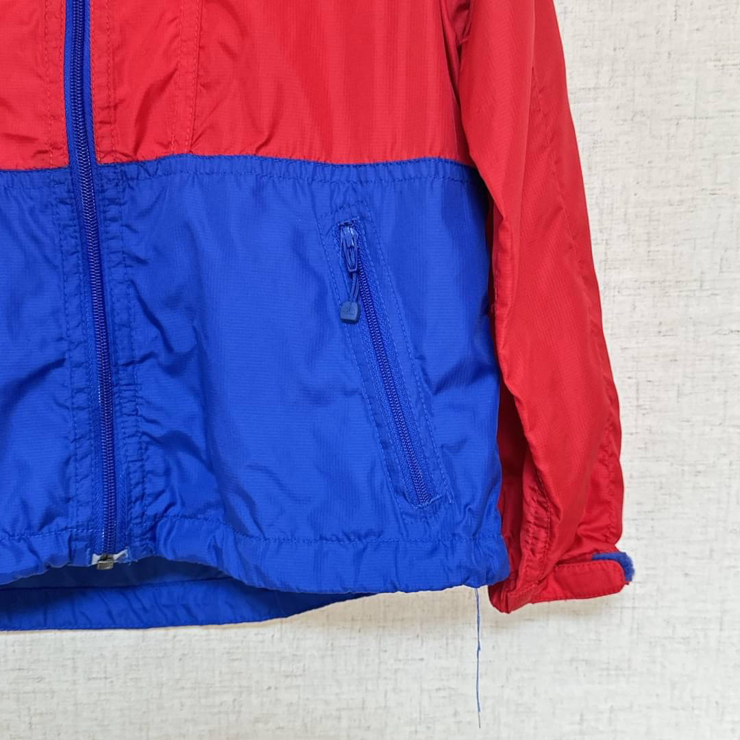 THE NORTH FACE(ザノースフェイス)のノースフェイス　スパイダーマンカラー　 ナイロンジャケット  キッズ110   キッズ/ベビー/マタニティのキッズ服男の子用(90cm~)(ジャケット/上着)の商品写真