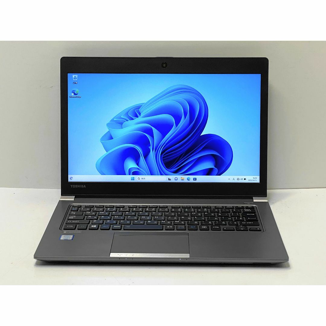 薄型dynabook R63/J i5第7世代 SSD256Gb MEM8Gb