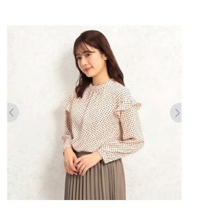 アオキ(AOKI)の最終価格！新品未使用　AOKI LES MUES トップス　ブラウス(シャツ/ブラウス(長袖/七分))