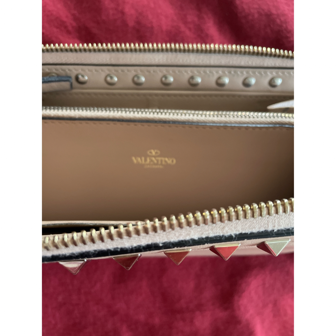 VALENTINO(ヴァレンティノ)のヴァレンティノ  スタッズ　長財布 レディースのファッション小物(財布)の商品写真