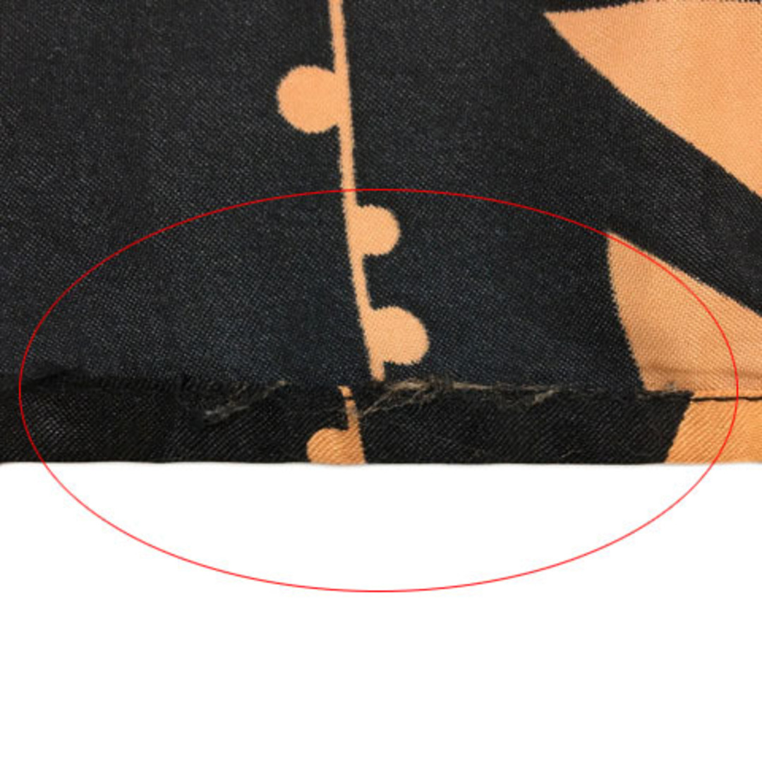 Ray BEAMS(レイビームス)のレイビームス ブラウス カットソー プルオーバー 総柄 半袖 黒 オレンジ レディースのトップス(シャツ/ブラウス(半袖/袖なし))の商品写真