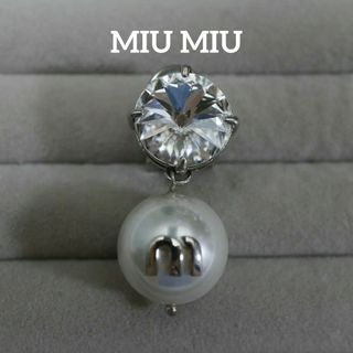 正規品新品箱付き　miumiu バラのイヤリング