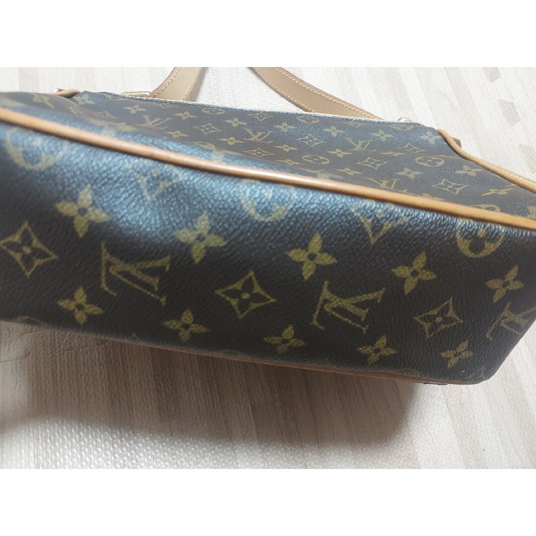 LOUIS VUITTON(ルイヴィトン)の最終価格ルイヴィトン　Louis Vuitton　ハドソンGM　ショルダーバッグ レディースのバッグ(ショルダーバッグ)の商品写真