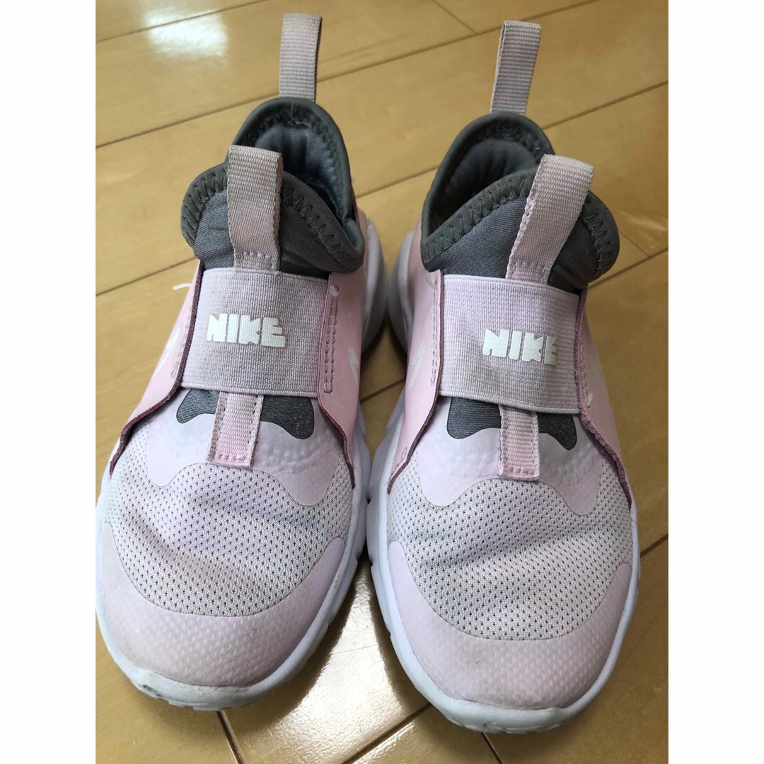 NIKE(ナイキ)のNIKE 17㎝　送料無料　ホームクリーニング済 キッズ/ベビー/マタニティのキッズ靴/シューズ(15cm~)(スニーカー)の商品写真