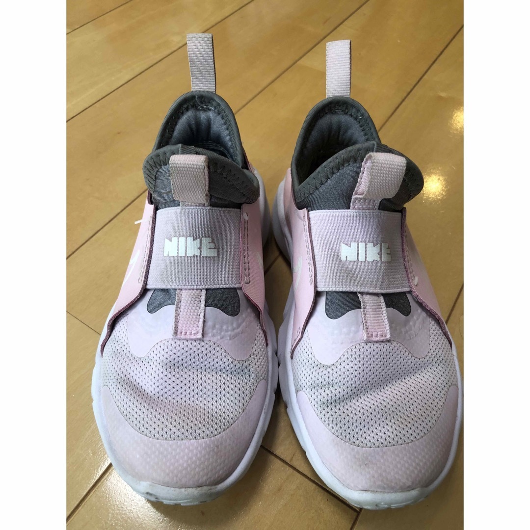 NIKE(ナイキ)のNIKE 17㎝　送料無料　ホームクリーニング済 キッズ/ベビー/マタニティのキッズ靴/シューズ(15cm~)(スニーカー)の商品写真