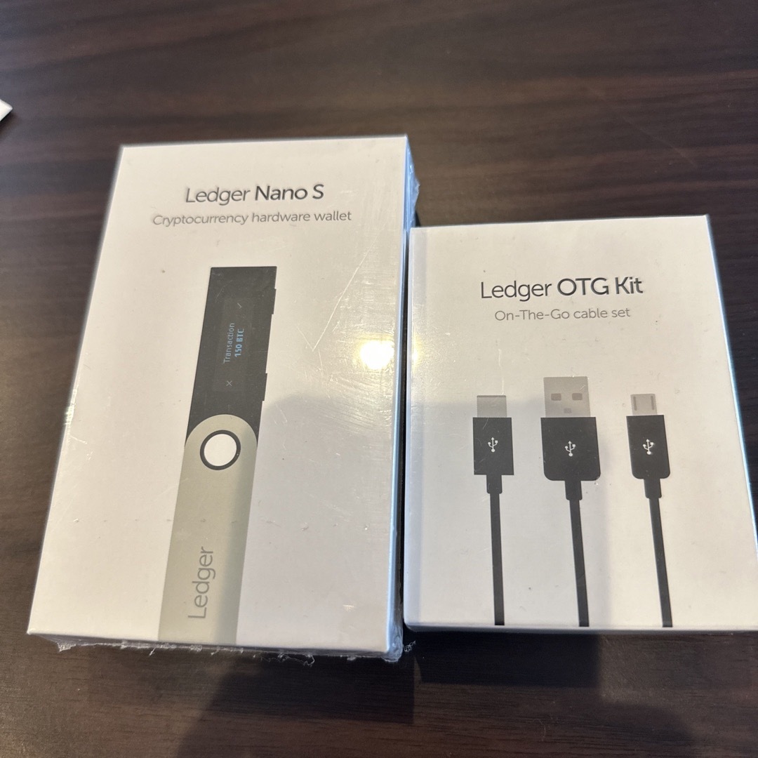 Ledger Nano S スマホ/家電/カメラのPC/タブレット(PC周辺機器)の商品写真