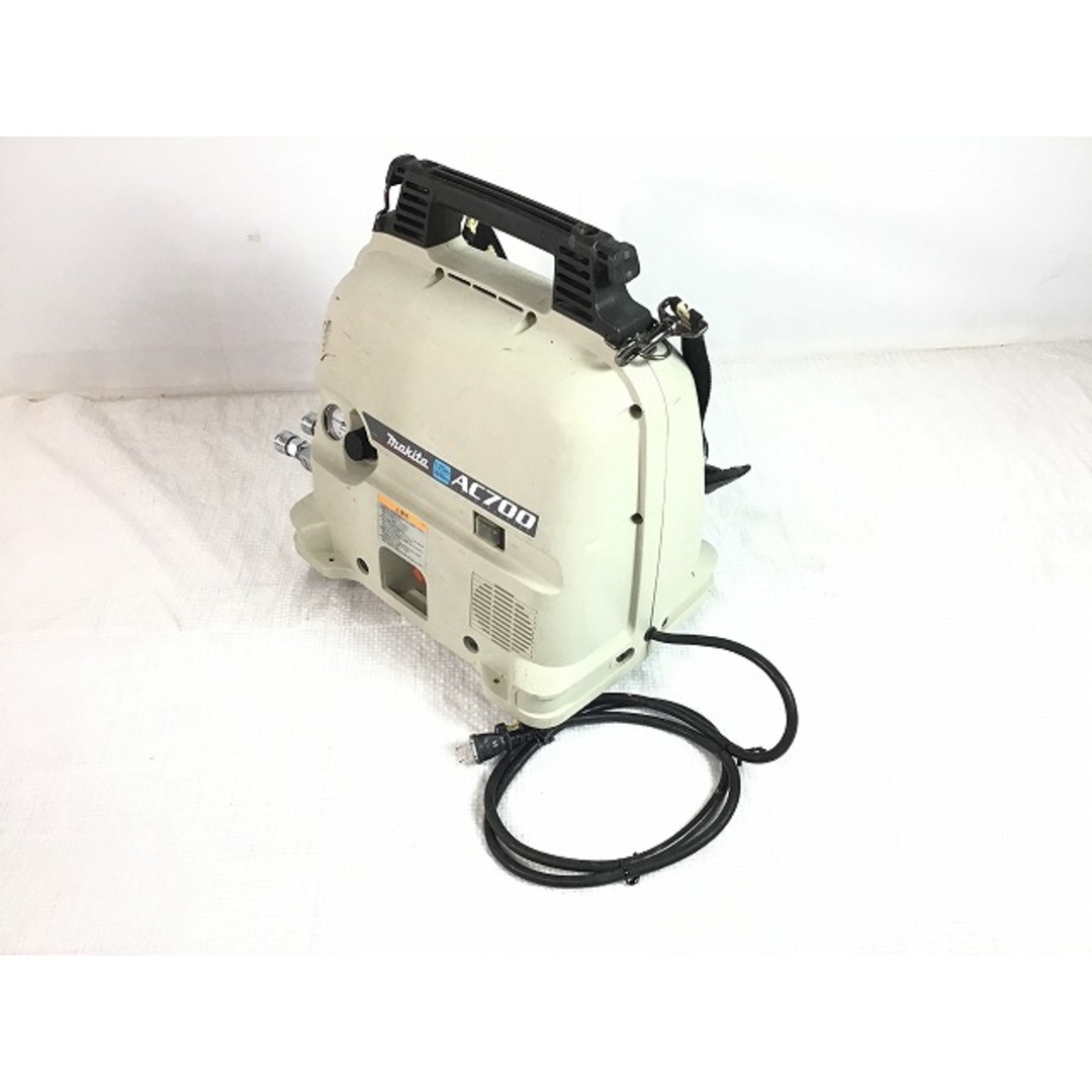 Makita ☆中古品☆makita マキタ 常圧 エアコンプレッサー AC700 100V カプラおまけ エアーコンプレッサー エア工具 DIY  日曜大工 78705の通販 by 工具販売専門店Borderless(ラクマ店)｜マキタならラクマ