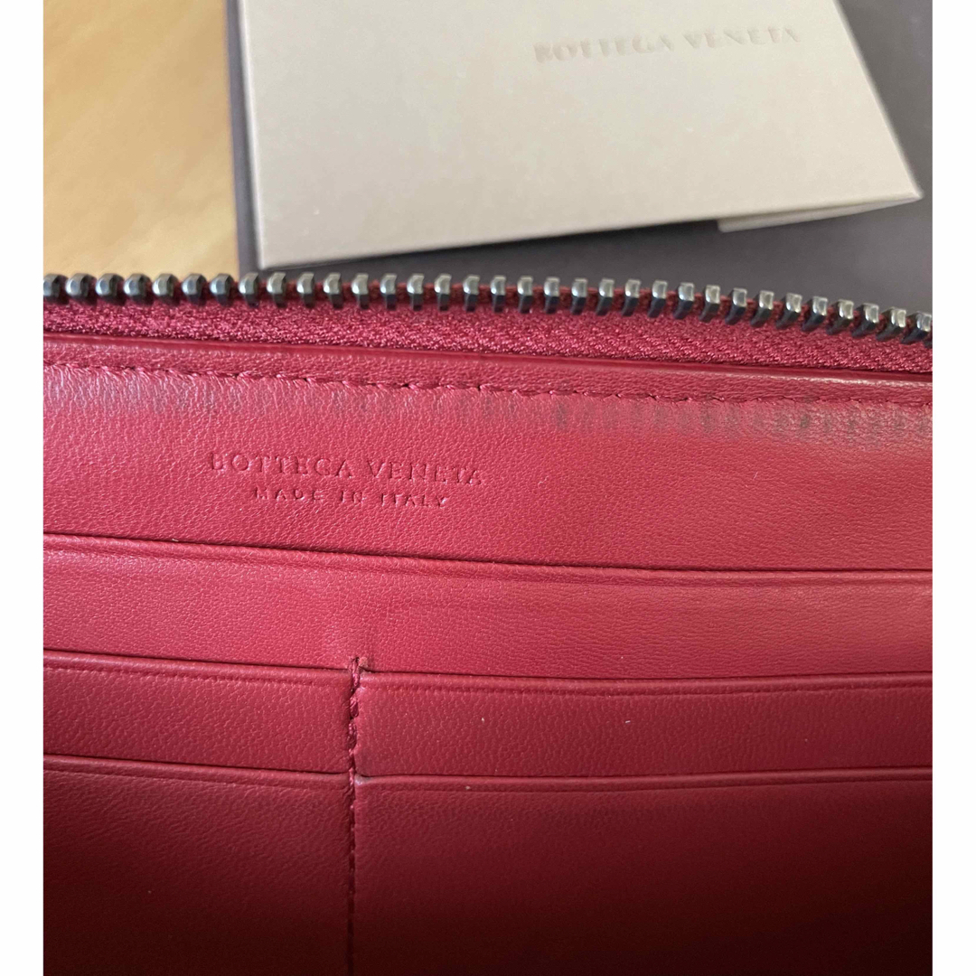 Bottega Veneta(ボッテガヴェネタ)のボッテガヴェネタ　長財布　赤 レディースのファッション小物(財布)の商品写真