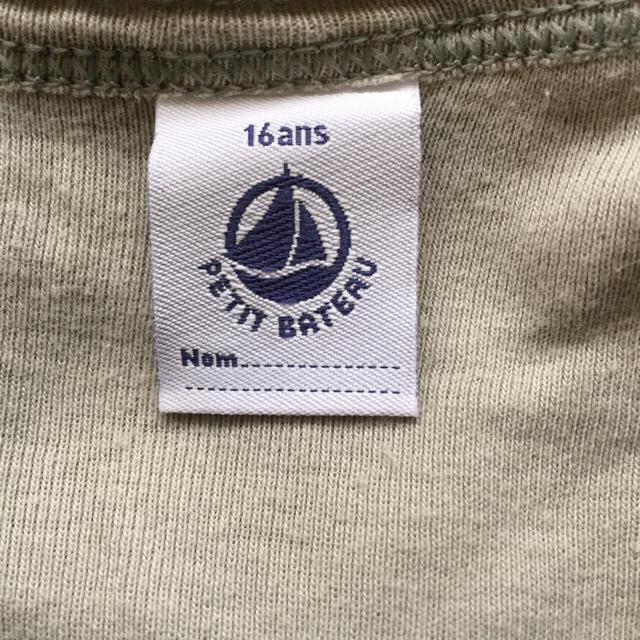 PETIT BATEAU(プチバトー)の値下げ！プチバトー カーキ Tシャツ 16ans  レディースのトップス(Tシャツ(半袖/袖なし))の商品写真