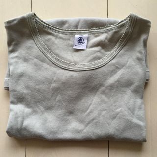 プチバトー(PETIT BATEAU)の値下げ！プチバトー カーキ Tシャツ 16ans (Tシャツ(半袖/袖なし))