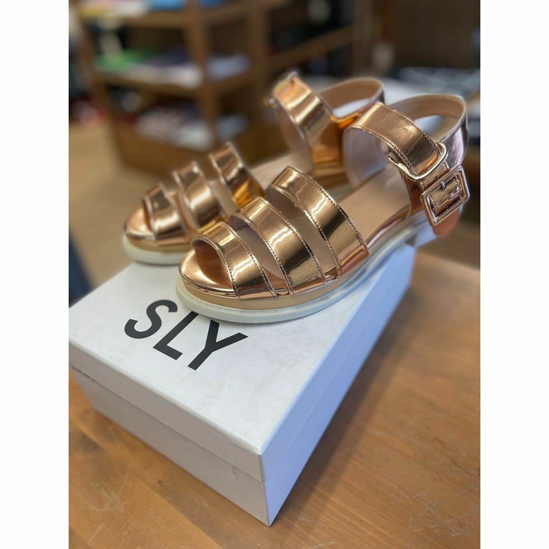 SLY(スライ)の新品　SLY サンダル　Lサイズ レディースの靴/シューズ(サンダル)の商品写真