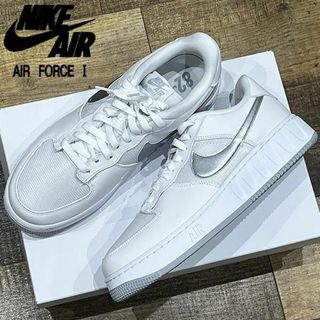 ナイキ AIR FORCE スニーカー(メンズ)（シルバー/銀色系）の通販 600点