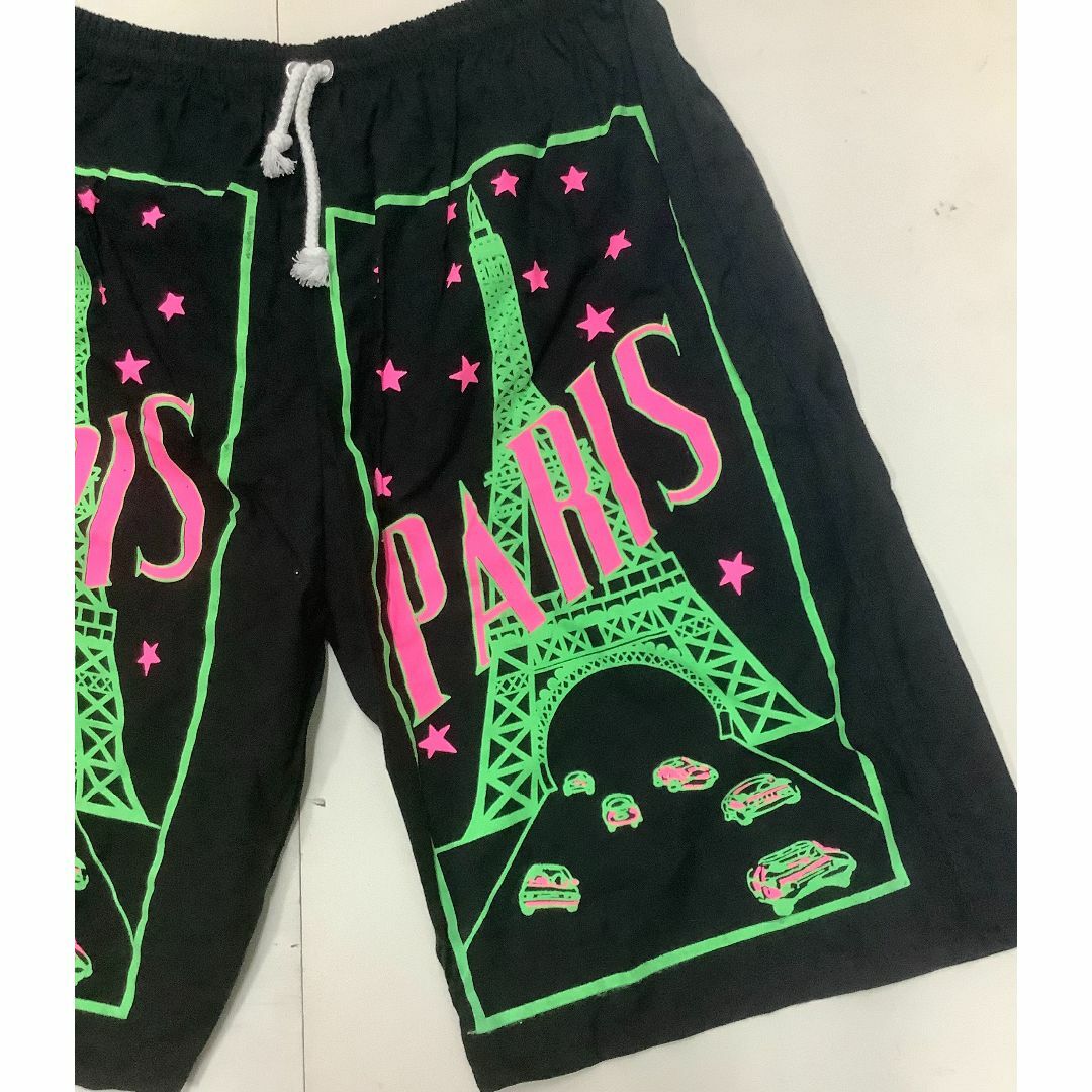 新品　Paris柄スタイルブラック９０sショートパンツ メンズのパンツ(ショートパンツ)の商品写真