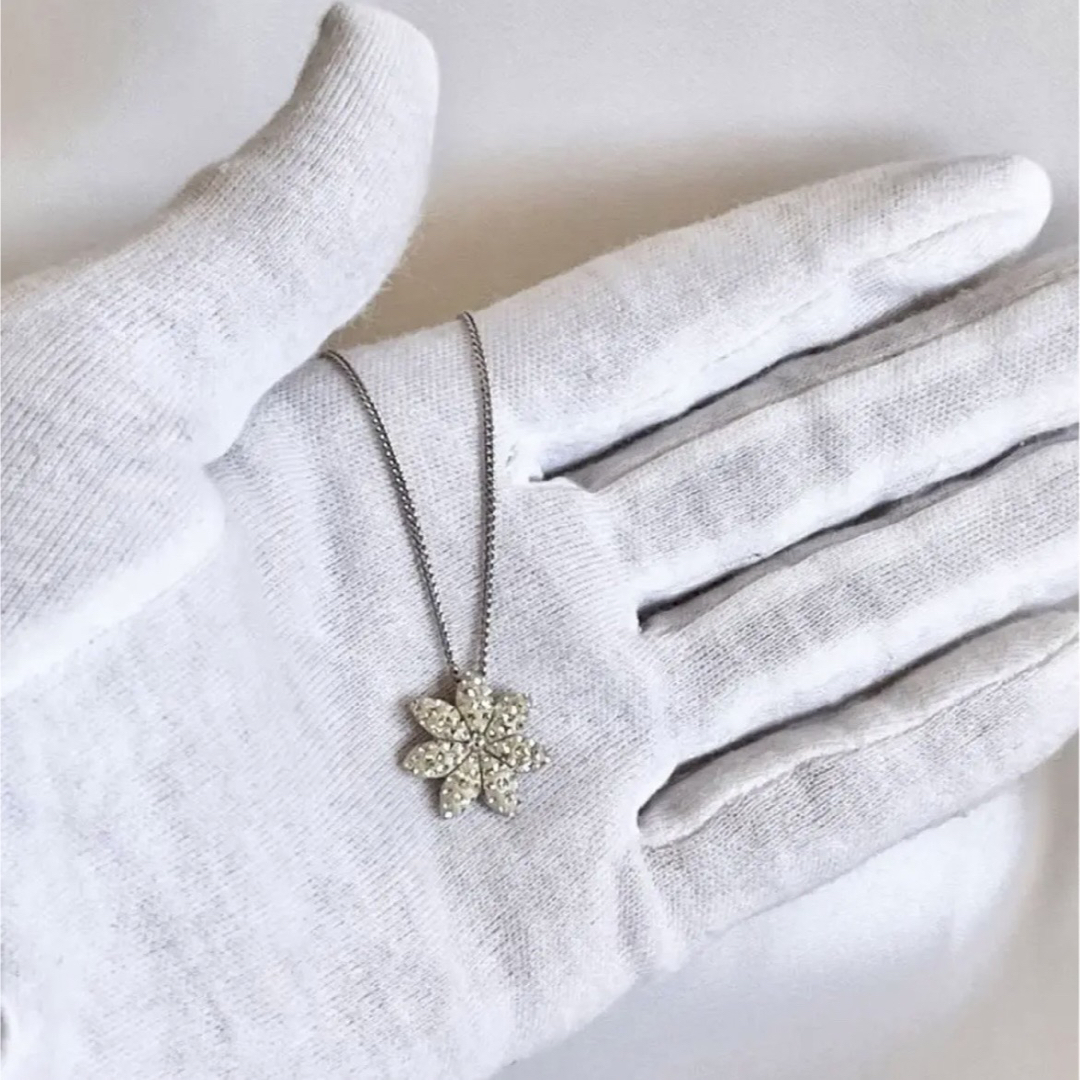 SWAROVSKI - 未使用品✨SWAROVSKI Liddy ネックレス 花 ポインティ