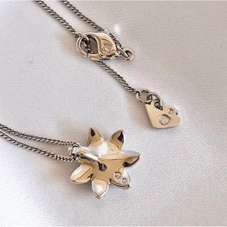 SWAROVSKI - 未使用品✨SWAROVSKI Liddy ネックレス 花 ポインティ