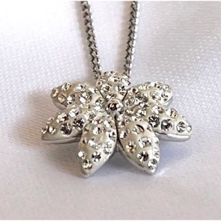 SWAROVSKI - 未使用品✨SWAROVSKI Liddy ネックレス 花 ポインティ