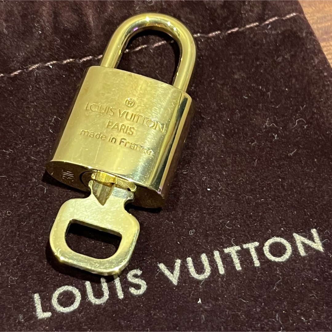 LOUIS VUITTON ルイヴィトン　未使用　鍵　パドロック