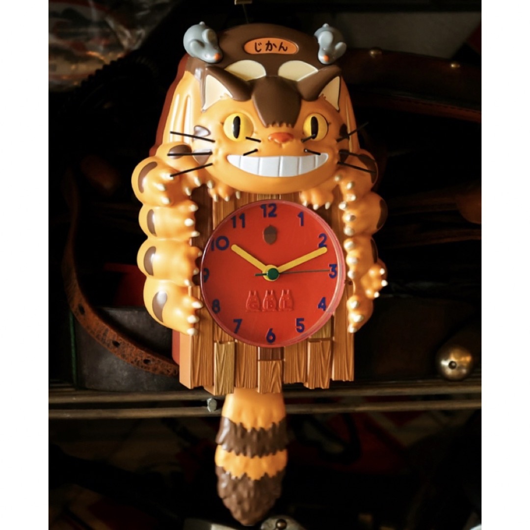 ジブリ(ジブリ)のネコバス 振り子時計 トトロ 掛け時計 時計 公式 ジブリ となりのトトロ インテリア/住まい/日用品のインテリア小物(掛時計/柱時計)の商品写真