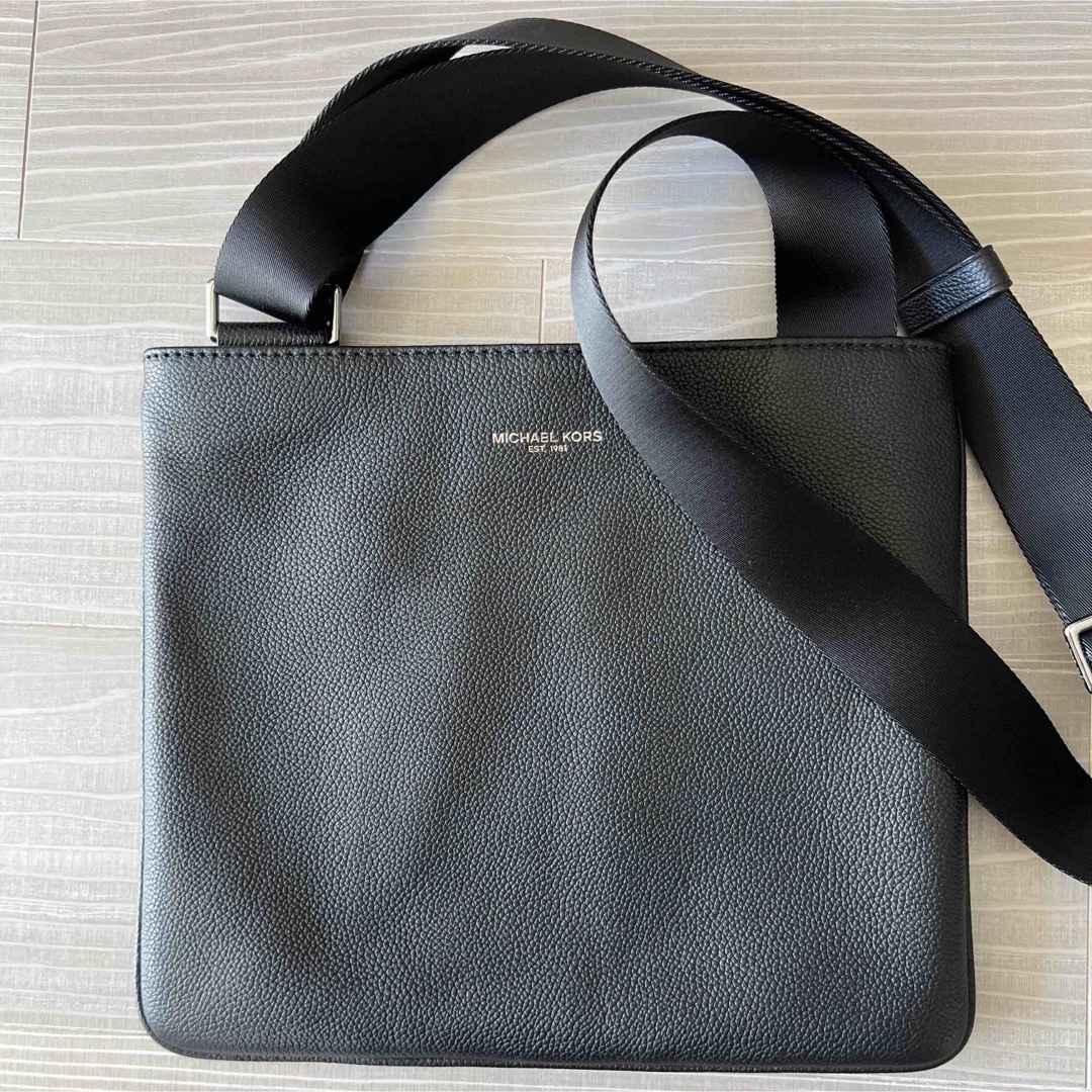 【美品】MICHAEL KORS マイケルコース　ショルダーバッグ　メンズバッグ