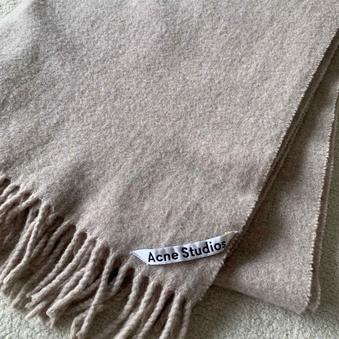 acne studios マフラー　アクネ