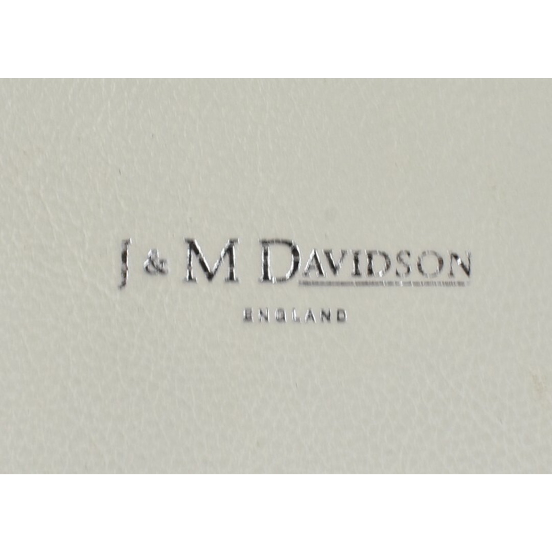 J&M DAVIDSON(ジェイアンドエムデヴィッドソン)のJ&M DAVIDSON/ジェイ&エムデヴィッドソン　クラッチバッグ　カラー：オフホワイト【中古】【古着】【USED】【200101】【yast】 レディースのバッグ(その他)の商品写真