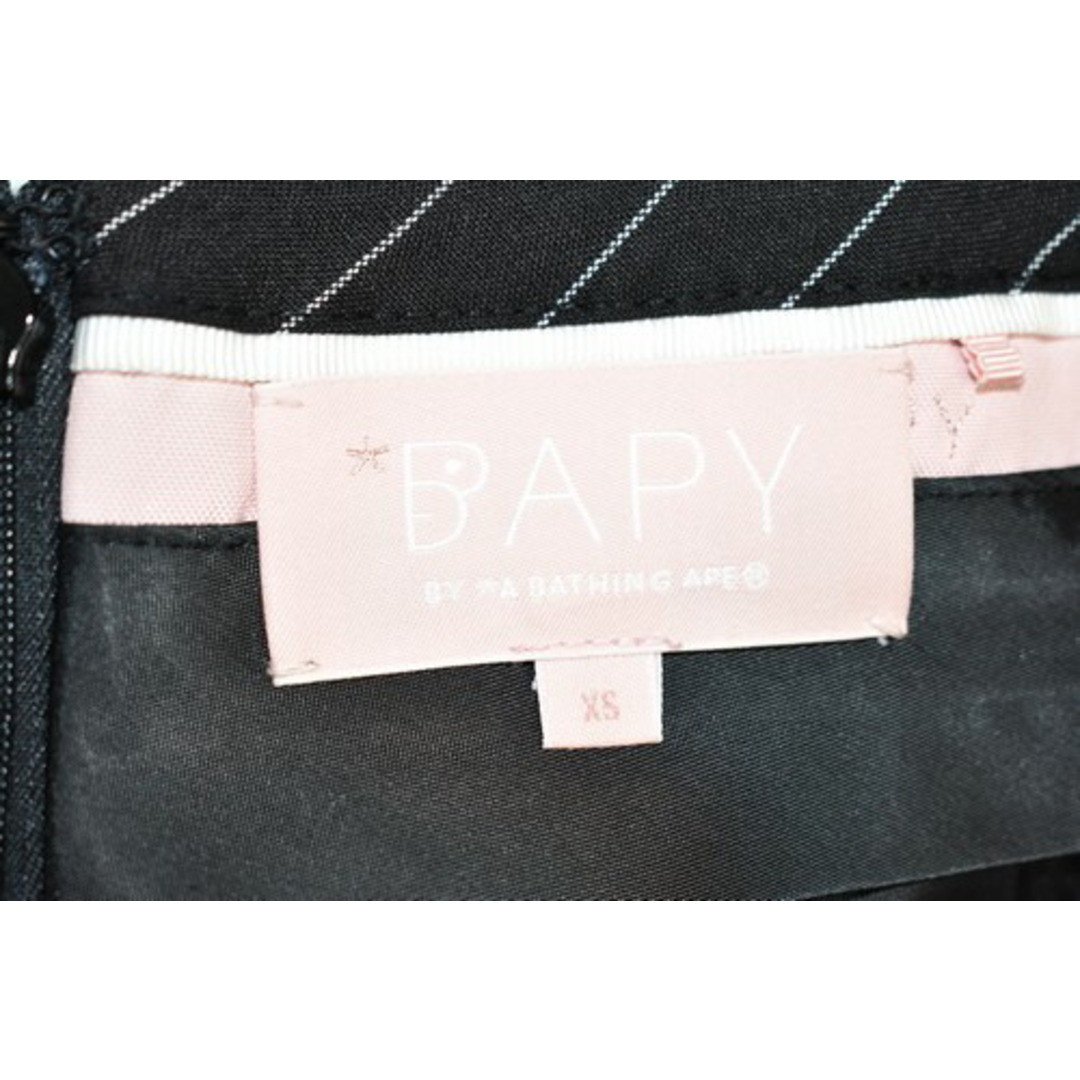 BAPY BY A BATHING APE(ベイピーバイアベイシングエイプ)のBAPY BY BATHING APE/ベイピーbyベイシングエイプ　ビジューストライプスカート　サイズ：XS　カラー：ブラック【中古】【古着】【USED】【190824】【yast】 レディースのスカート(その他)の商品写真